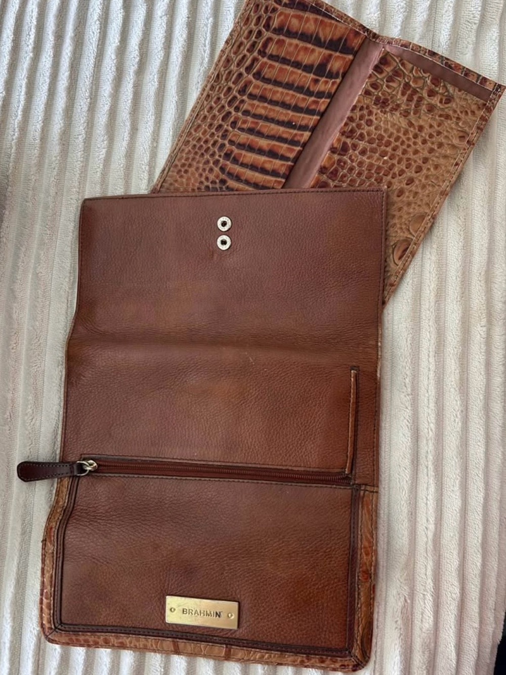 Brahmin Brown Croc-Embossed bag with Gold Hardware - Picture 5 of 15